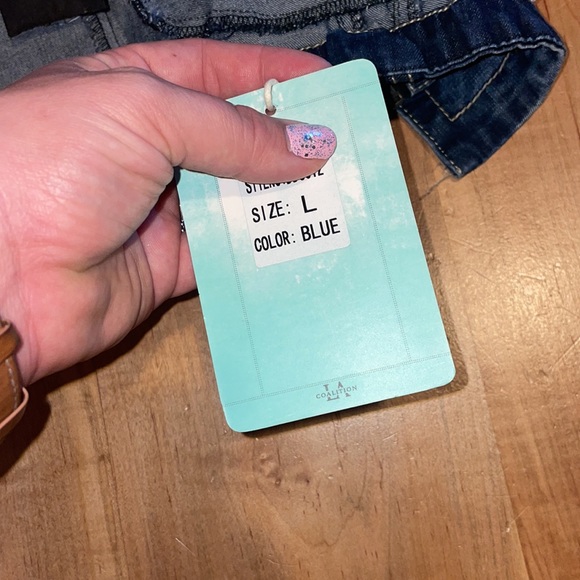 Nwt large Jean vest with sweatshirt material hood and center liner - Picture 6 of 7